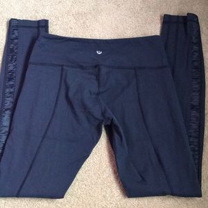UNIQUE NAVY BLUE RIBBONED LULULEMON LEGGINGS